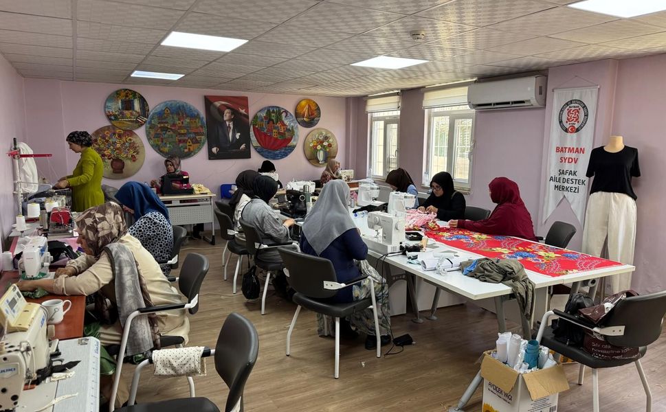 Kadınlara Emeğin ve Özgüvenin Kapısı Açılıyor