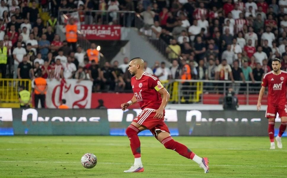 Petrolspor’da Dória farkı! Kaptan savunmada duvar örüyor