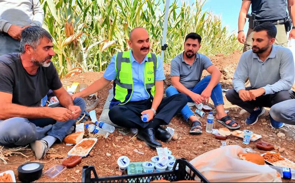 Vali Canalp, Emekçilerin Sofrasına Konuk Oldu