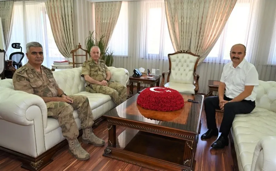 KORGENERAL TOPÇU'DAN VALİ CANALP'E ANLAMLI ZİYARET