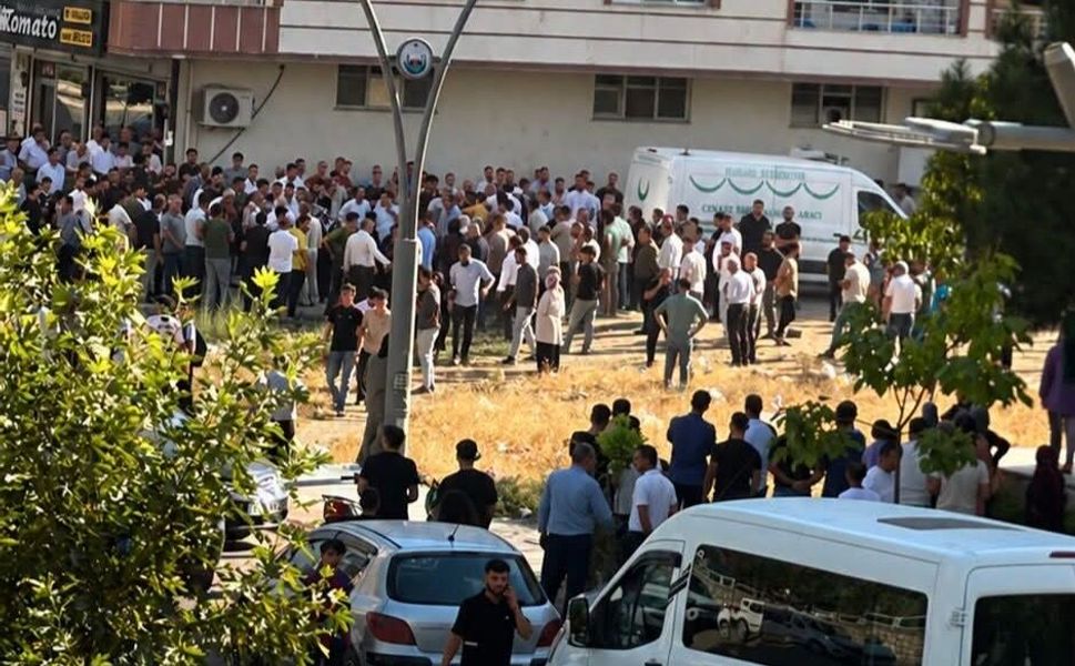 Kozluk’ta Aile Faciası: Aynı Evden 4 Acı Haber!