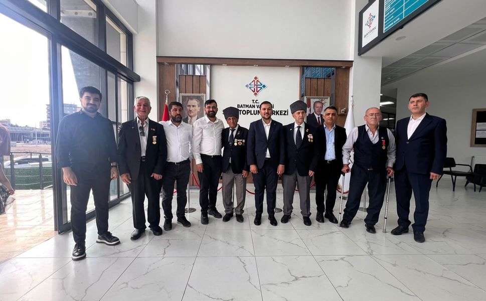 AK Parti’den gazilere vefa ziyareti