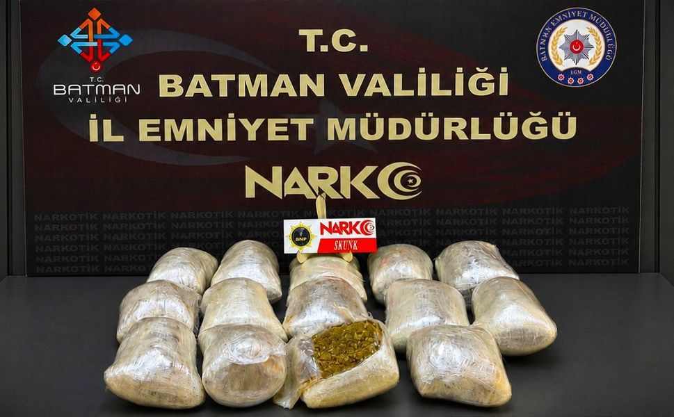 Batman’da 7 Kilo 400 Gram Skunk Ele Geçirildi, 2 Şüpheli Tutuklandı