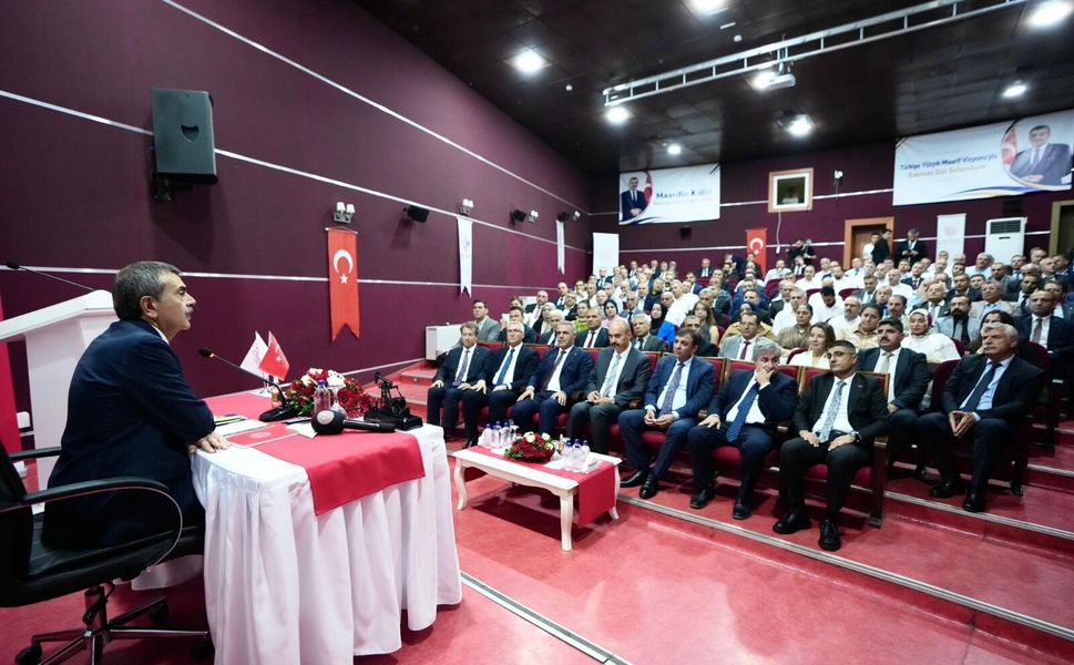 Batman’da Bakan Tekin Okul Müdürleriyle Bir Araya Geldi
