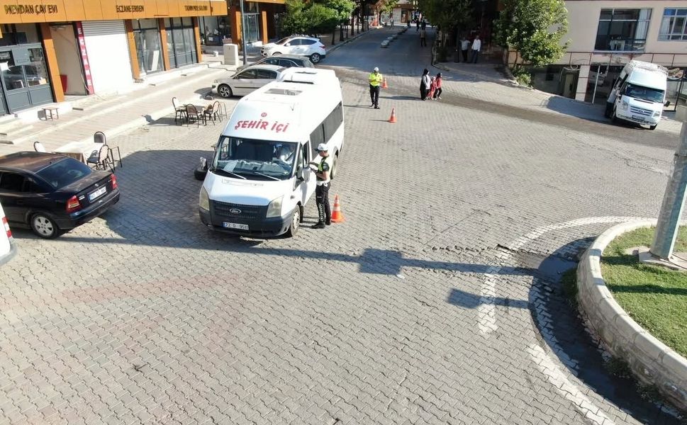 Kozluk’ta Trafikte Drone Destekli Denetim