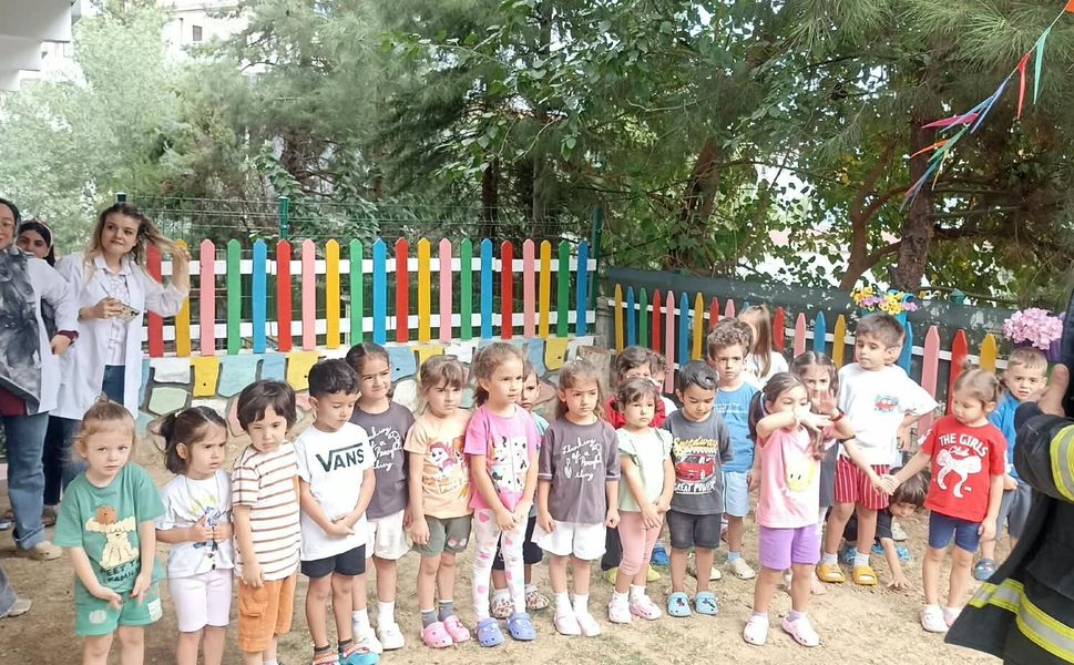 Minik İtfaiyeciler Göreve Hazır! Yangın ve Acil Durum Eğitimi Aldılar