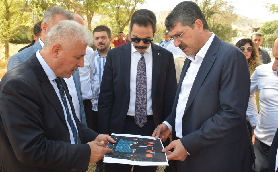 Nasıroğlu, Gercüş Gençlik Merkezi projesini inceledi