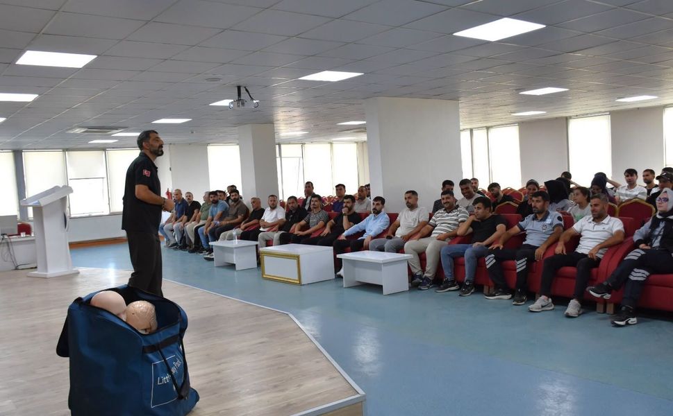 Okullarda Güvenlik İçin İlk Adım: Bahçe Görevlilerine İlk Yardım Eğitimi