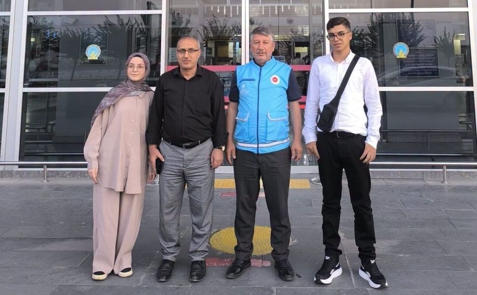Umre Ödülünü Kazanıp Kutsal Topraklara Uğurlandılar
