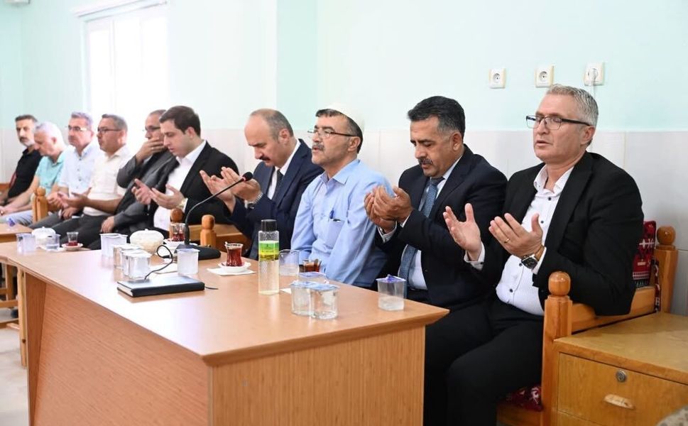 Vali Canalp’ten Merhum Hamit Aydın’ın Ailesine Taziye Ziyareti