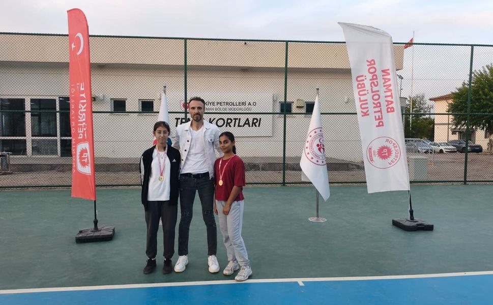 200 Sporcuyla Tenis Şampiyonası