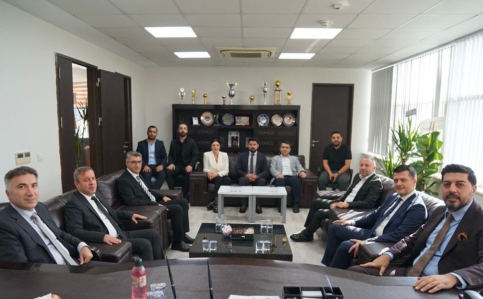 Rektör İdris Demir, Yeniden Seçilen Baro Başkanı Çakan’ı Ziyaret Etti