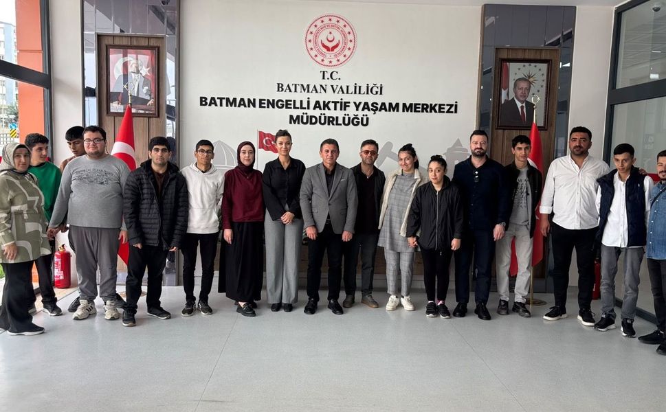 Batman’da Özel Öğrencilerden Engelli Aktif Yaşam Merkezi Ziyareti
