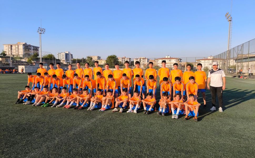 Batman Belediyesi Adeta Futbolcu Fabrikası