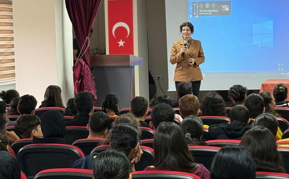 Batman’da Akademisyenler Sınıflara Girdi