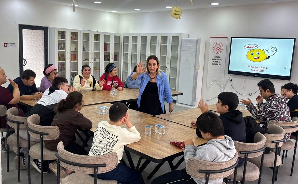Engelsiz Eğitim İçin “English Together” Buluşması