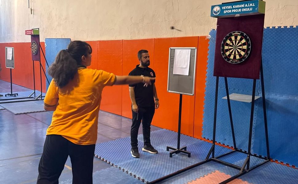 Kozluk’ta 18 Okulla Dart Turnuvası