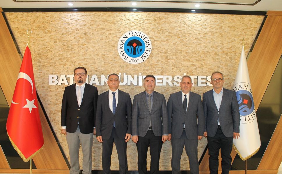 PROF.DR. KARAHOCAGİL’DEN REKTÖR DEMİR’E ZİYARET