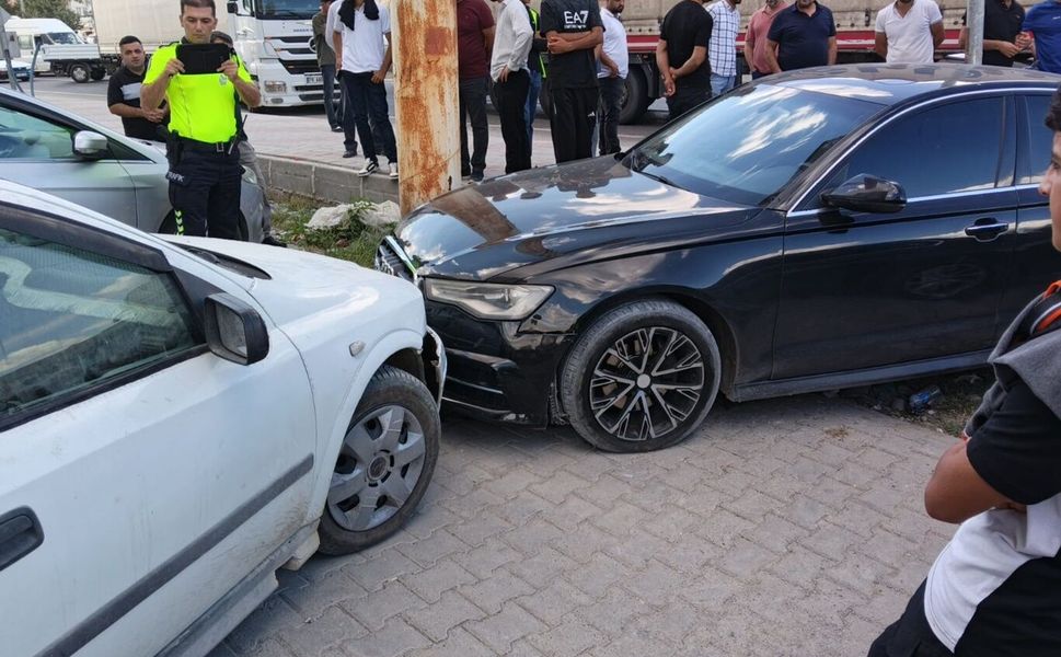 Tır İle Taksinin Çarpıştığı Kazada Bir Kişi Yaralandı