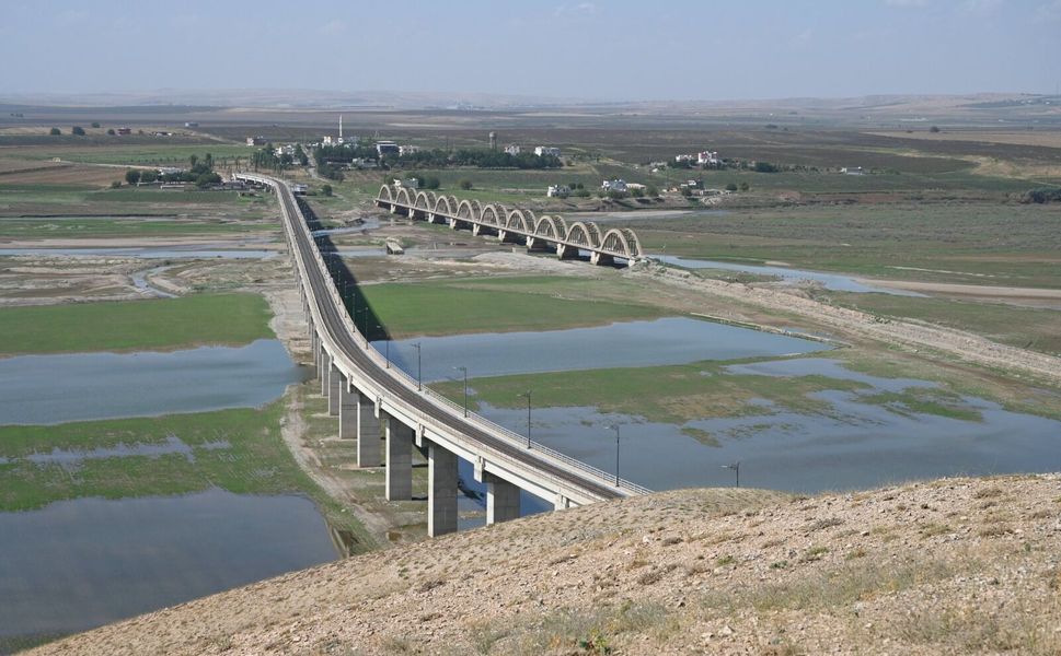 Zilek’te Uydu Kent İçin İlk Adım: Vali Canalp Sahada İnceledi